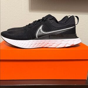 Nike React Infinity Run Flyknit 2 - Black, White, Gray